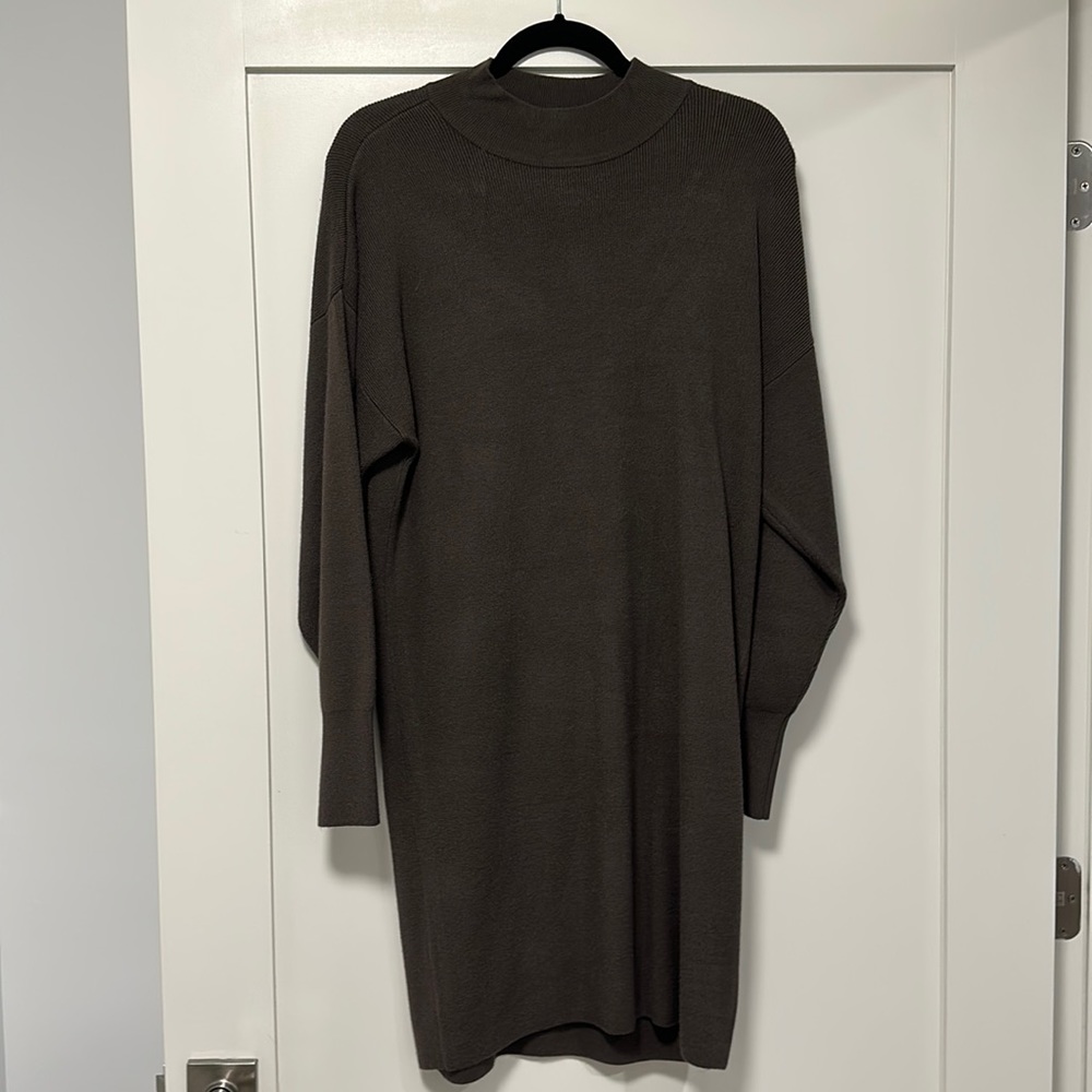 NWT olive brown colored sweater dress from abercrombie - size M tall